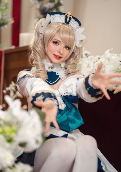 教官趴双腿吸核花蜜水